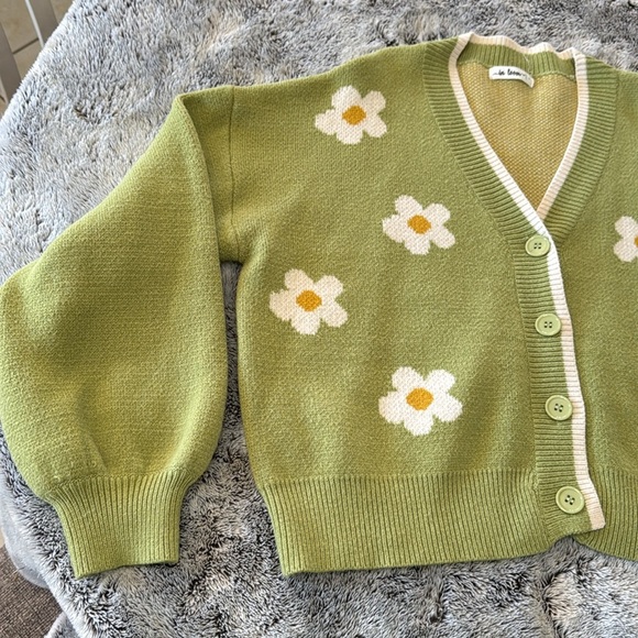 In Bloom Women’s Large Green Daisy Floral Sweater Long Sleeve Button Up Cropped - Picture 4 of 11